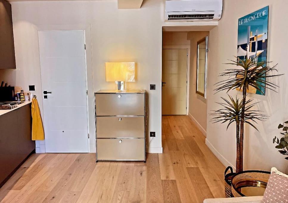 Massena Street, 2 Rooms Balcony Ницца Экстерьер фото