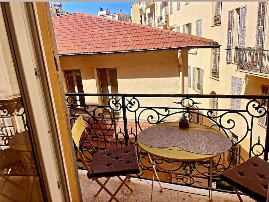 Massena Street, 2 Rooms Balcony Ницца Экстерьер фото