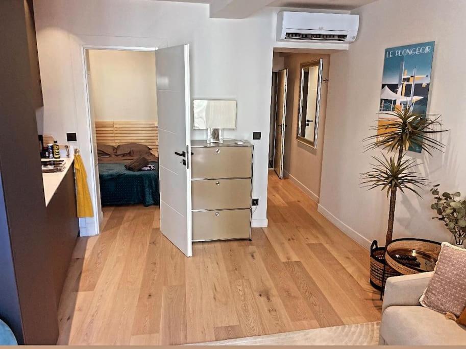 Massena Street, 2 Rooms Balcony Ницца Экстерьер фото